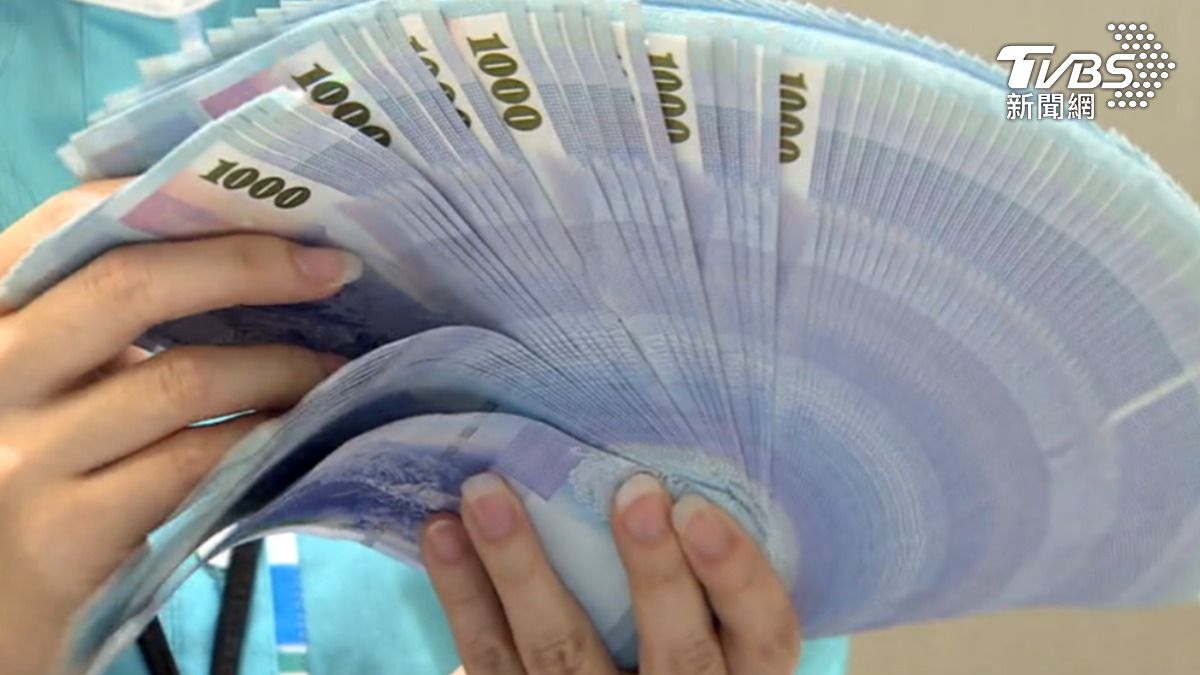 房貸成數新低、利率新高,專家建議自備款需提高至三成。(圖/TVBS)