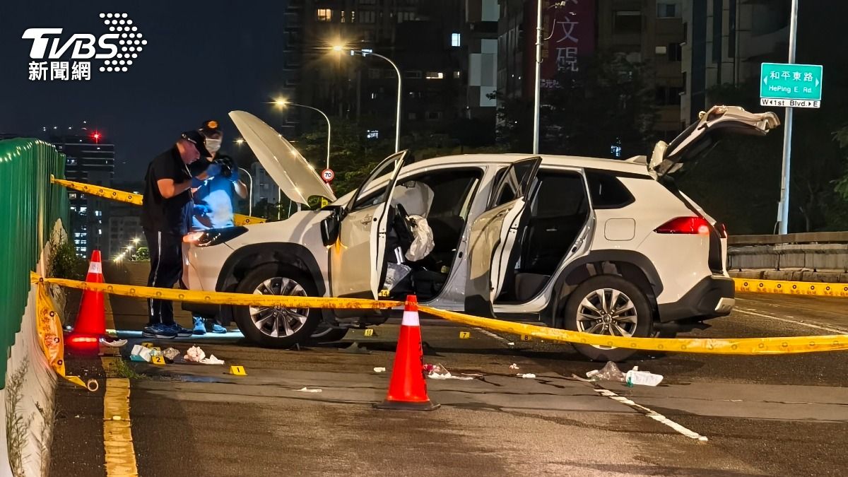 衝撞臨檢站傷2警！36歲通緝犯遭警開12槍　中彈不治