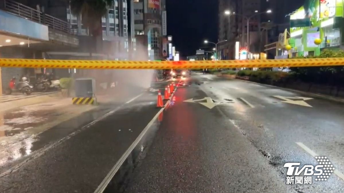 永康區中正北路附近瀰漫瓦斯味。(圖/TVBS)