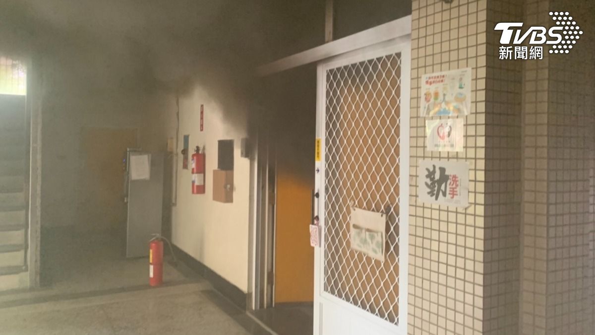 快訊／台南啟聰學校火警！辦公室狂燒、師生驚逃　警消搶救中