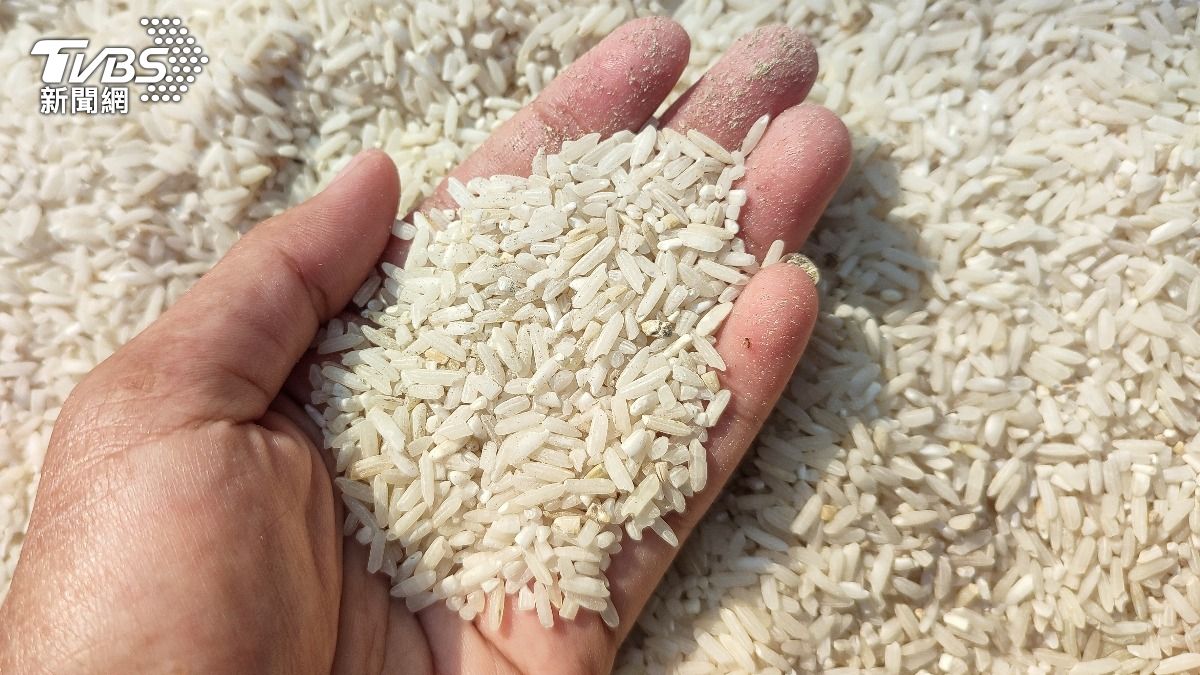 中東戰事衝擊石油供應鏈，導致國內塑膠包材缺貨，連米袋也掀起漲價潮。（示意圖／shutterstock 達志影像）