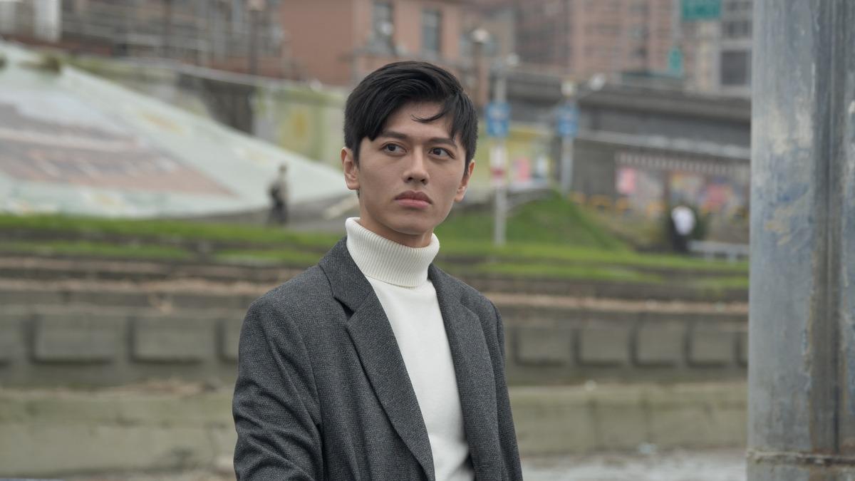 「海王」郭鎮奇上岸了。(圖/三立提供)