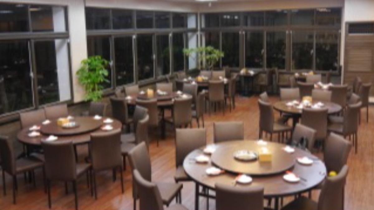 火鍋店挨告無奈喊冤。(圖/翻攝自劉家酸白菜火鍋官網)