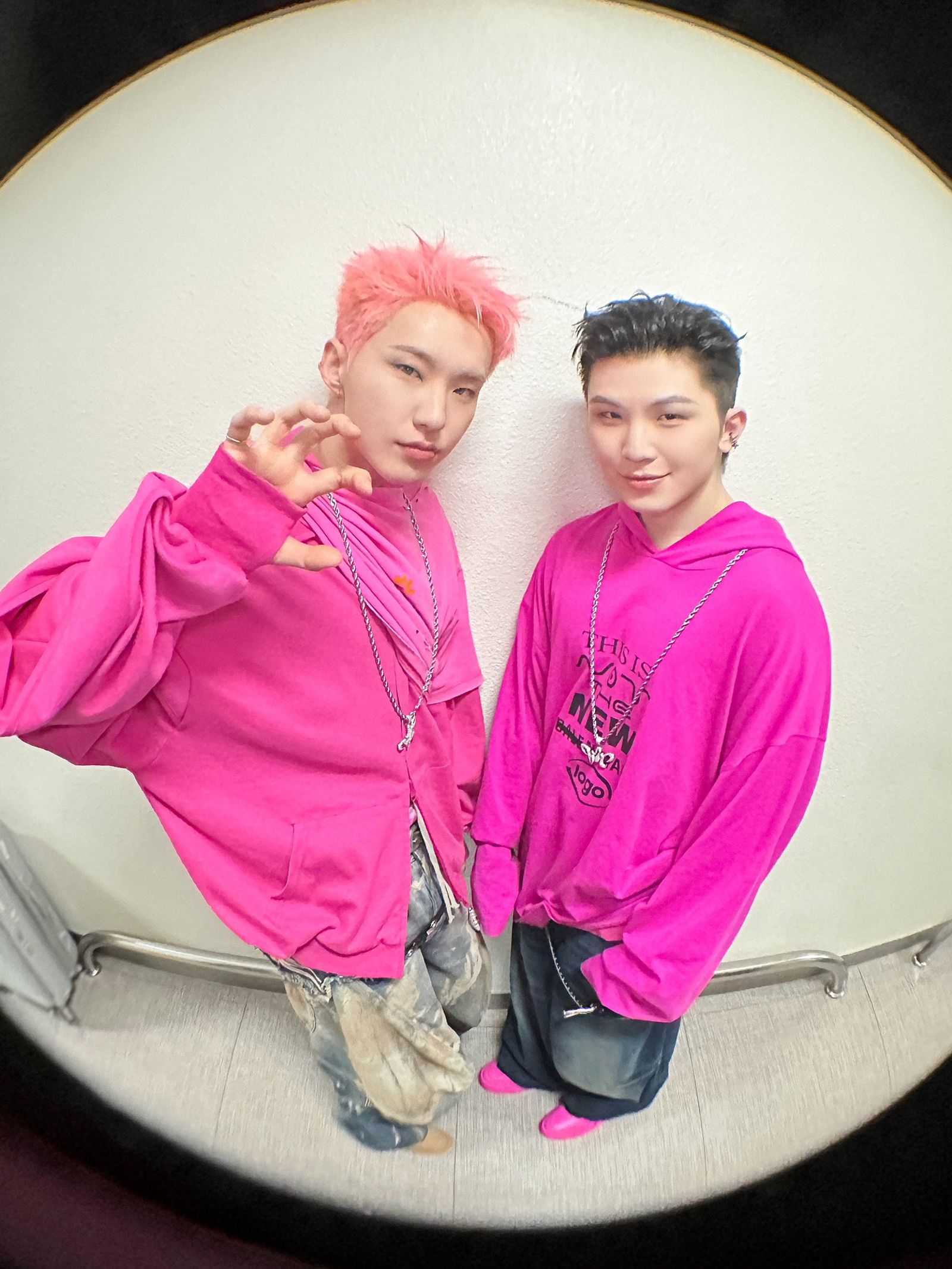 HOSHI 和 WOOZI是SEVENTEEN隊裡的96line,平常感情就非常好。(圖/翻攝SEVENTEEN X)