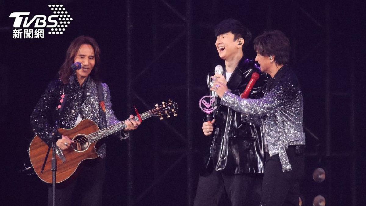 林俊傑(中)曾擔任動力火車小巨蛋演唱會嘉賓。(圖/TVBS資料照片)