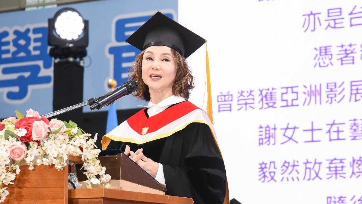 昔嫁富商離婚!68歲女星淡出「拿下博士學位」 5子女全是高顏值