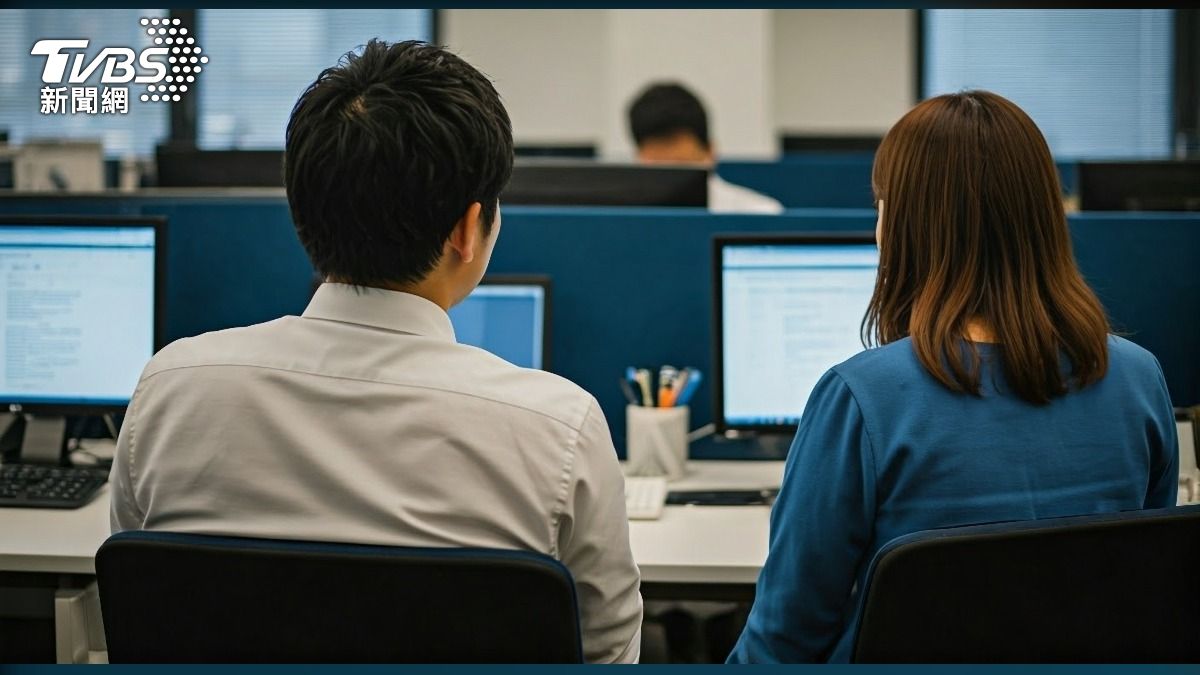 出社會還住家裡!她被同事批「00後難伺候」 網挺:關他X事