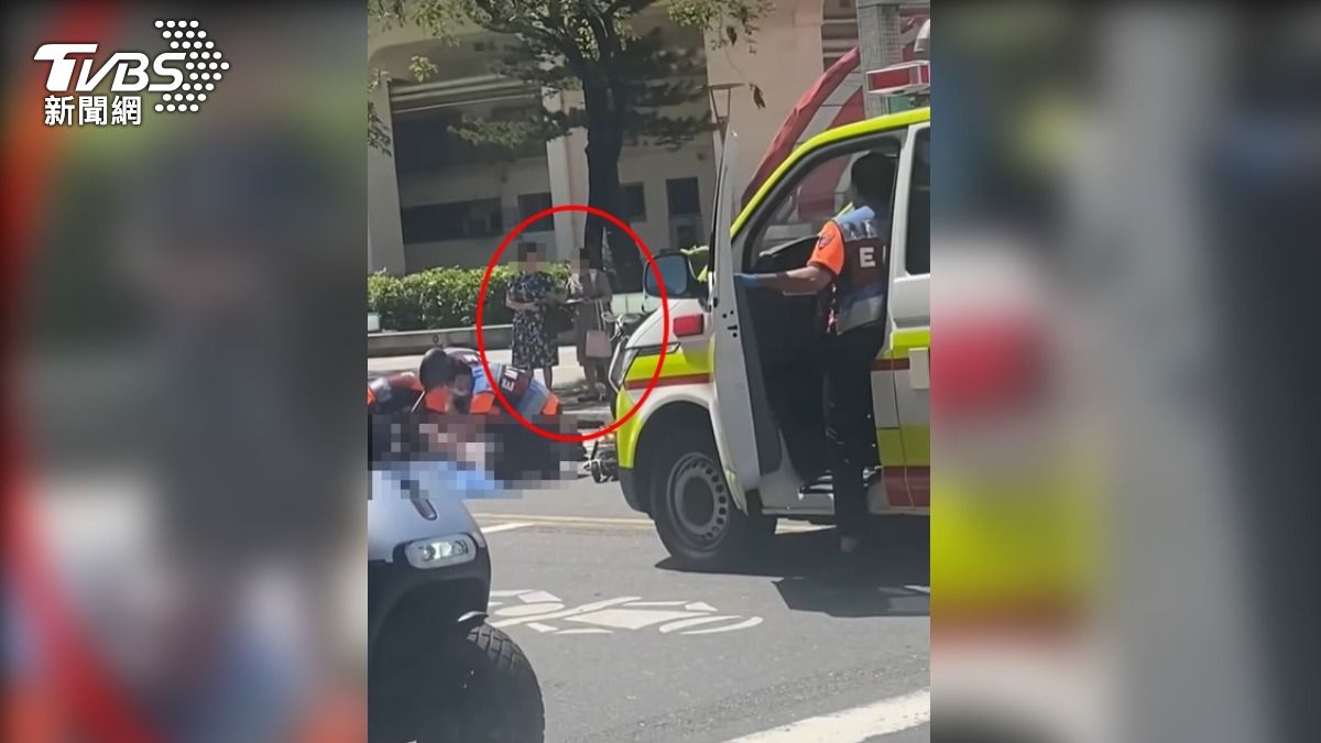 肇事婦人和同行友人,相約逛街卻開車失控暴衝。(圖/TVBS)