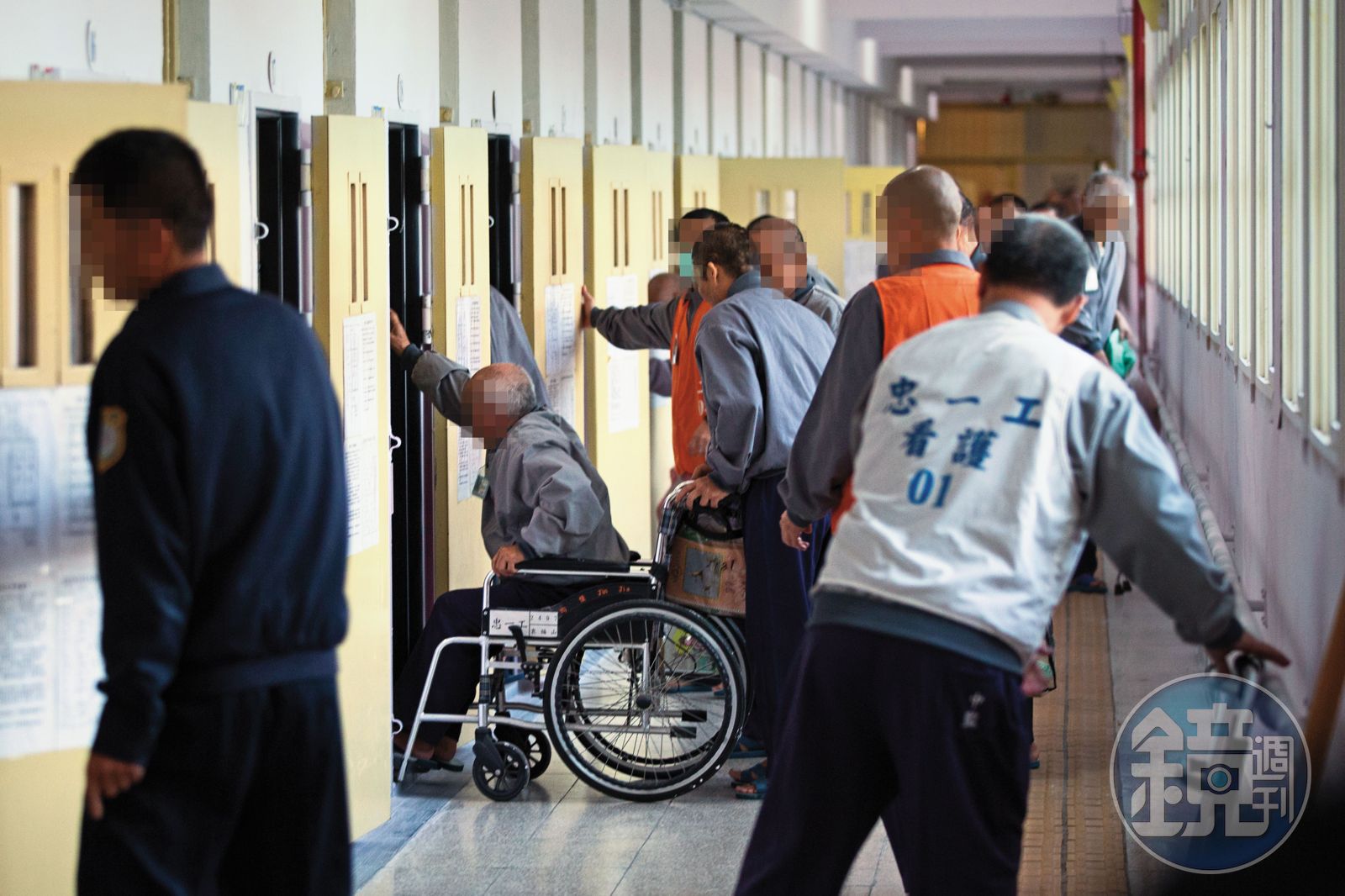 監獄管理員與受刑人互動頻繁，甚至會有拉幫結派的情況發生。（圖／非當事人，鏡週刊資料照）