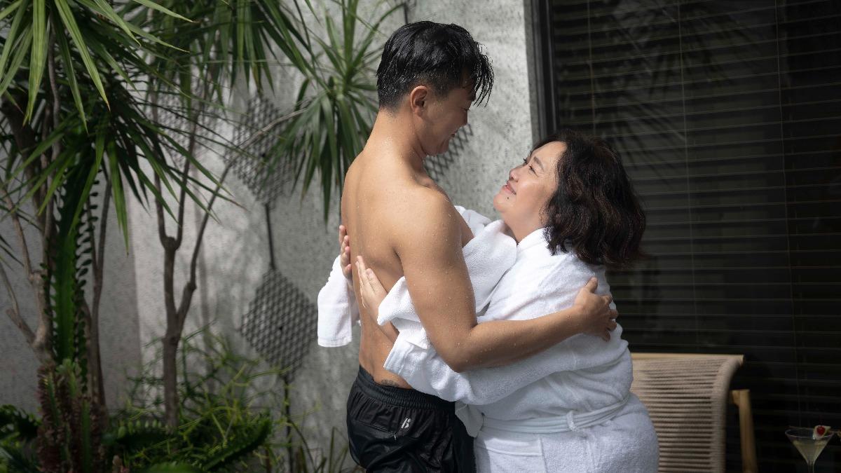 鍾欣凌汽車旅館上演偷情戲碼!成小三「激戰主管」竟喊:他很可憐