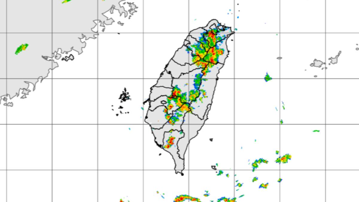 氣象署發布大雷雨即時訊息,警戒區域為新北市、臺北市。(圖/氣象署)