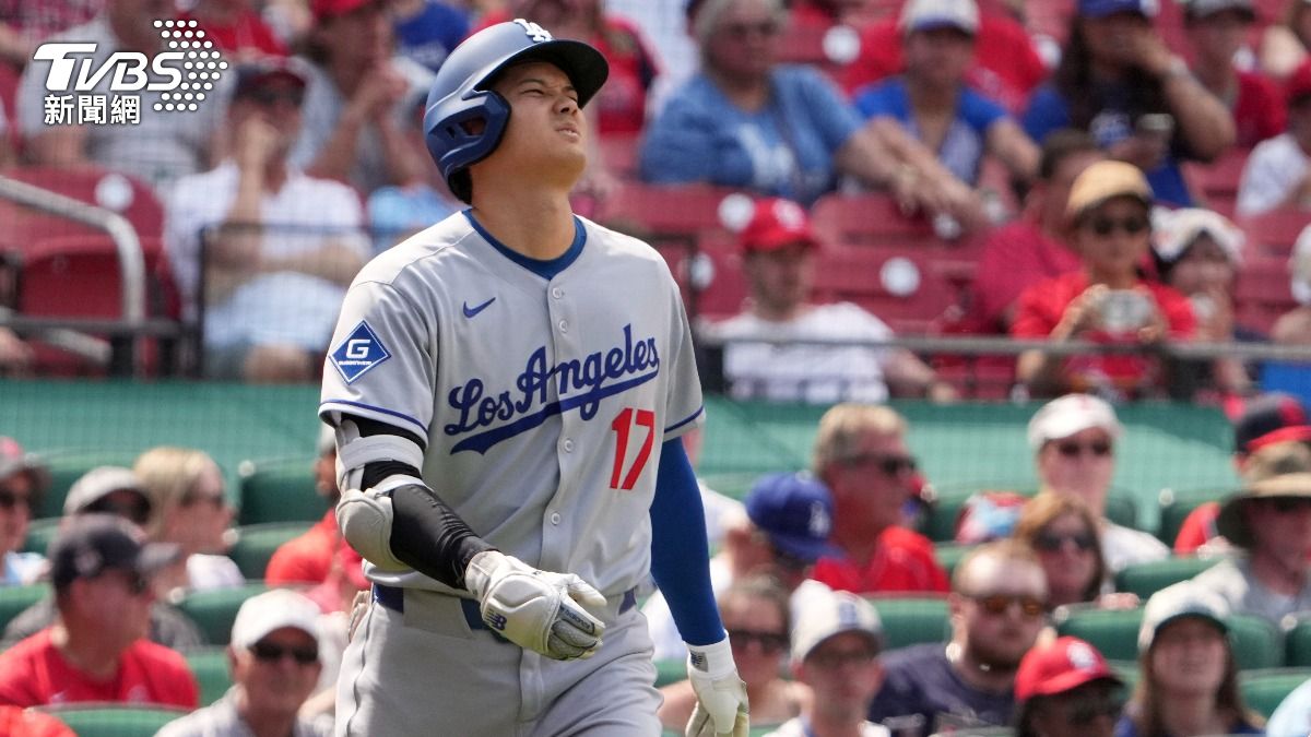 大谷翔平左腳踝挨觸身球! 痛苦跑完壘 練投延一天