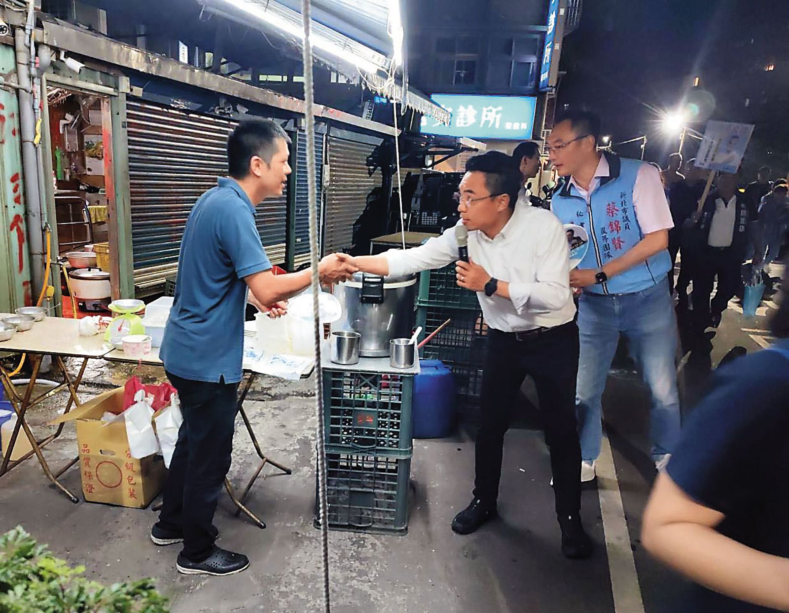 國民黨新北立委洪孟楷近來勤掃街，為反罷免宣傳。（圖／翻攝自洪孟楷臉書）