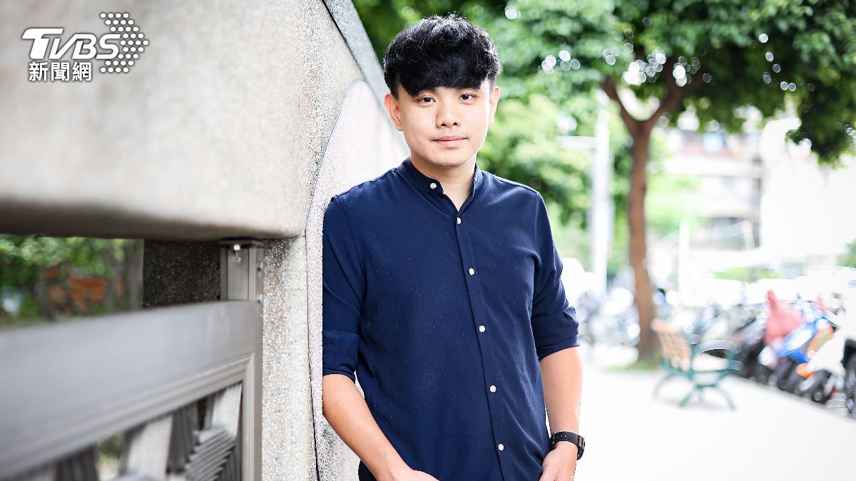 楊肅浩在教學過程裡,對於原生家庭對學生的影響深有感觸。(圖/張哲鳴攝)