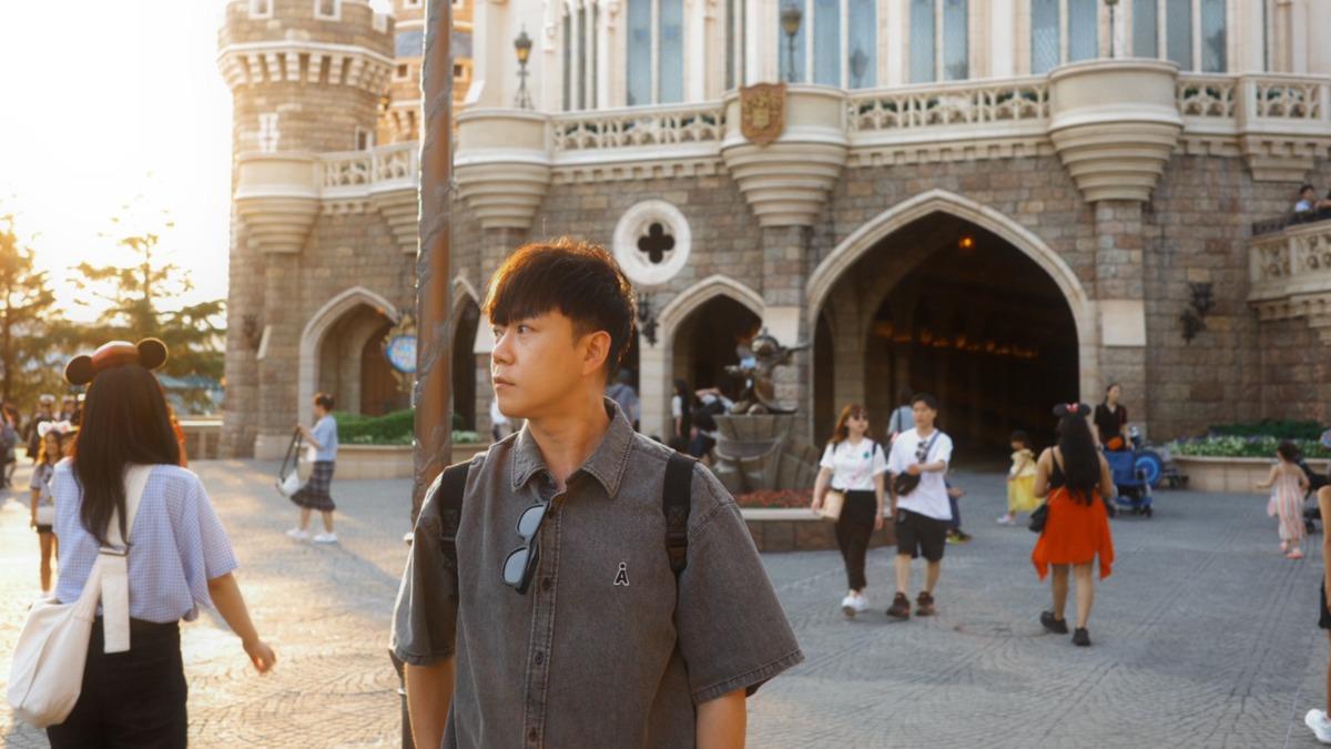 李岳與友人一同快閃日本,自告奮勇擔任導遊,卻狀況頻頻。(圖/李岳提供)