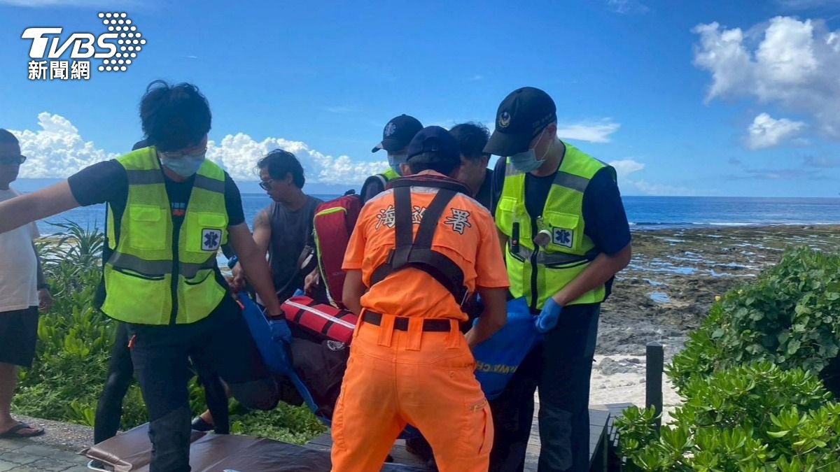 教練在旁邊!20歲女綠島浮潛突溺水 救上岸癱軟送醫搶救中