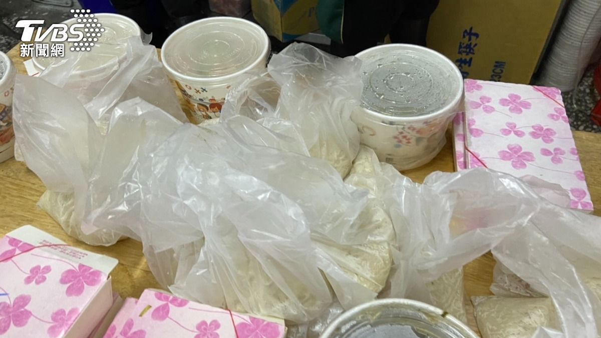 餐具恐含有塑化劑。（圖／TVBS）