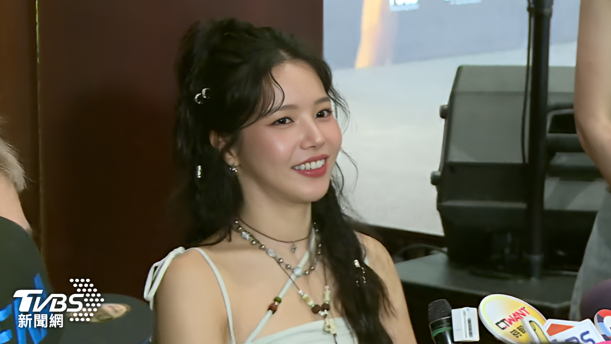 MAMAMOO頌樂在台出道,挑戰全中文訪問。(圖/TVBS)