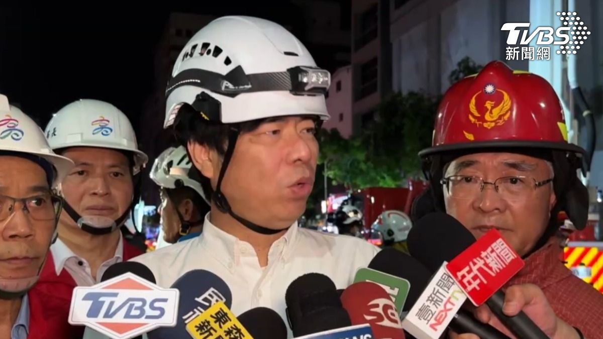 高雄市長陳其邁不敢大意,趕往現場坐鎮指揮。(圖/TVBS)