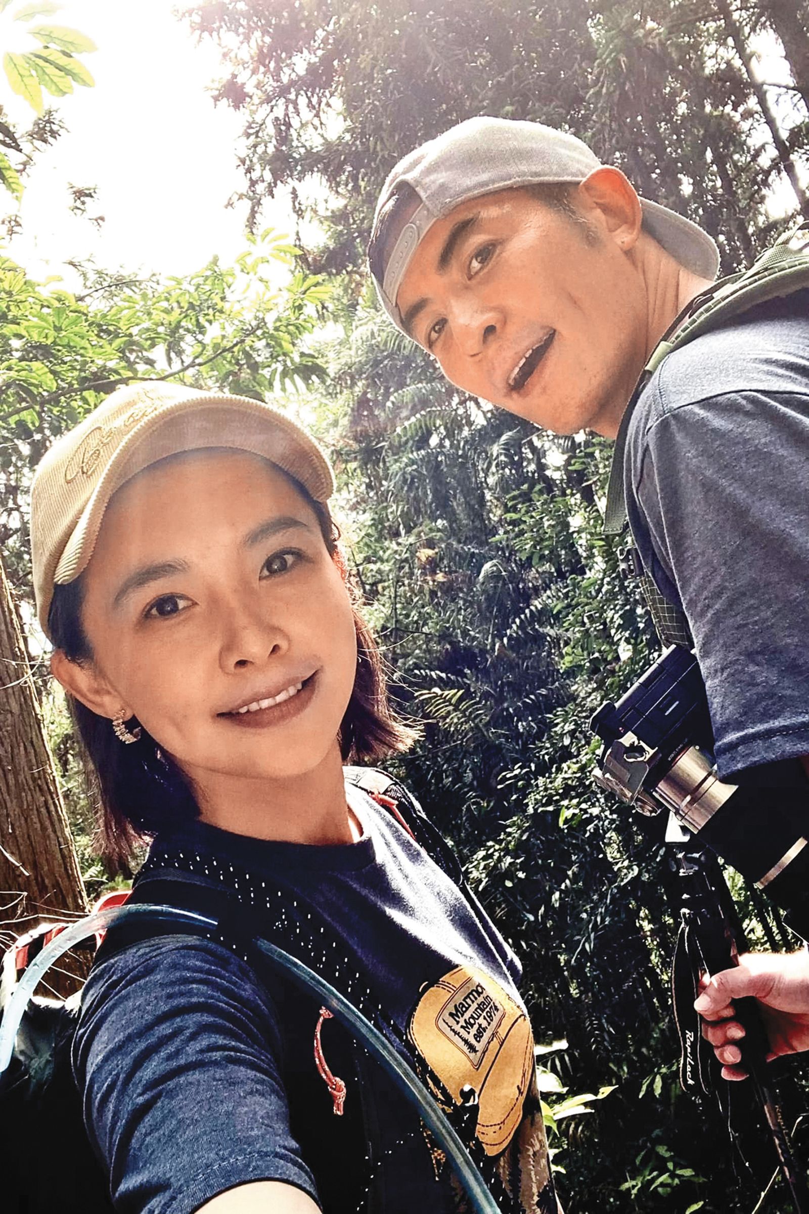 之前趙駿亞(右)帶著吳婉君(左)登山,當時兩人走得很近,但就是一起出遊,直到今年3月底才說交往過8個月。(圖/翻攝自趙駿亞臉書)