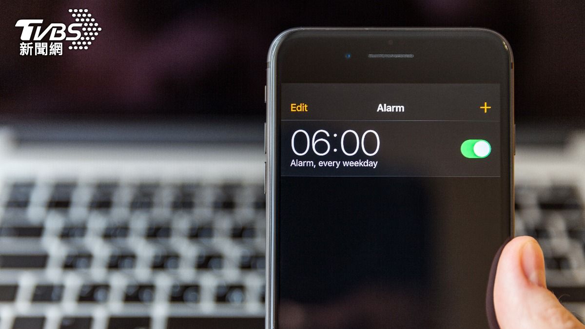 早上起不來怪鬧鐘? 研究揭iPhone「這鈴聲」效果最佳