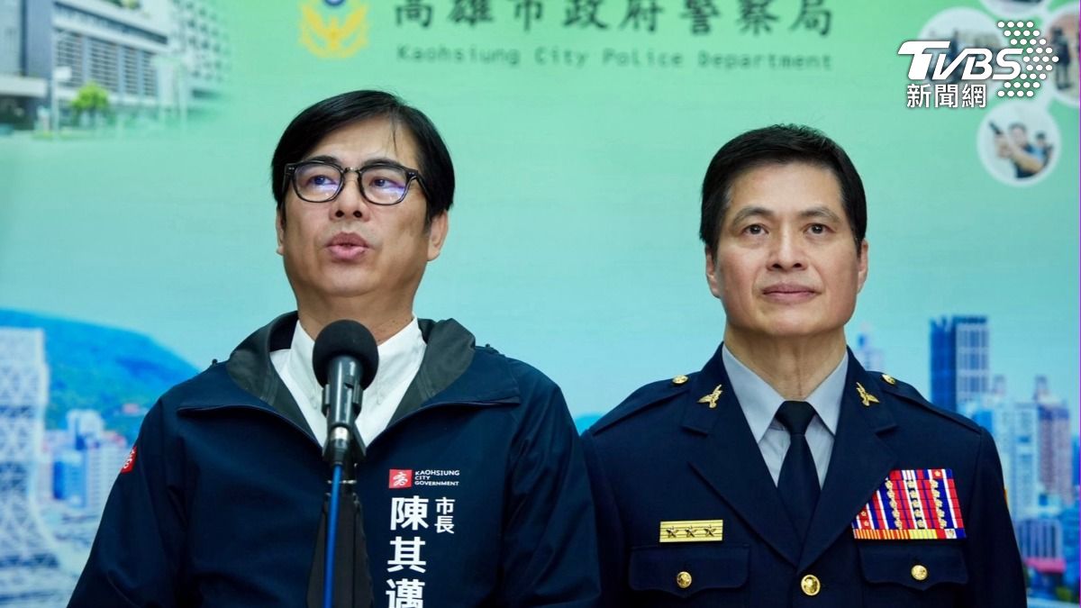今(11)日高雄市長陳其邁針對昨晚七賢大樓火警回應。(圖/TVBS)