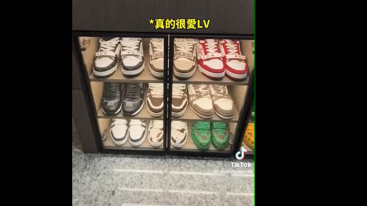 顏男的會所內，滿櫃的精品鞋，都是詐騙贓款買來的。（圖／TikTok）