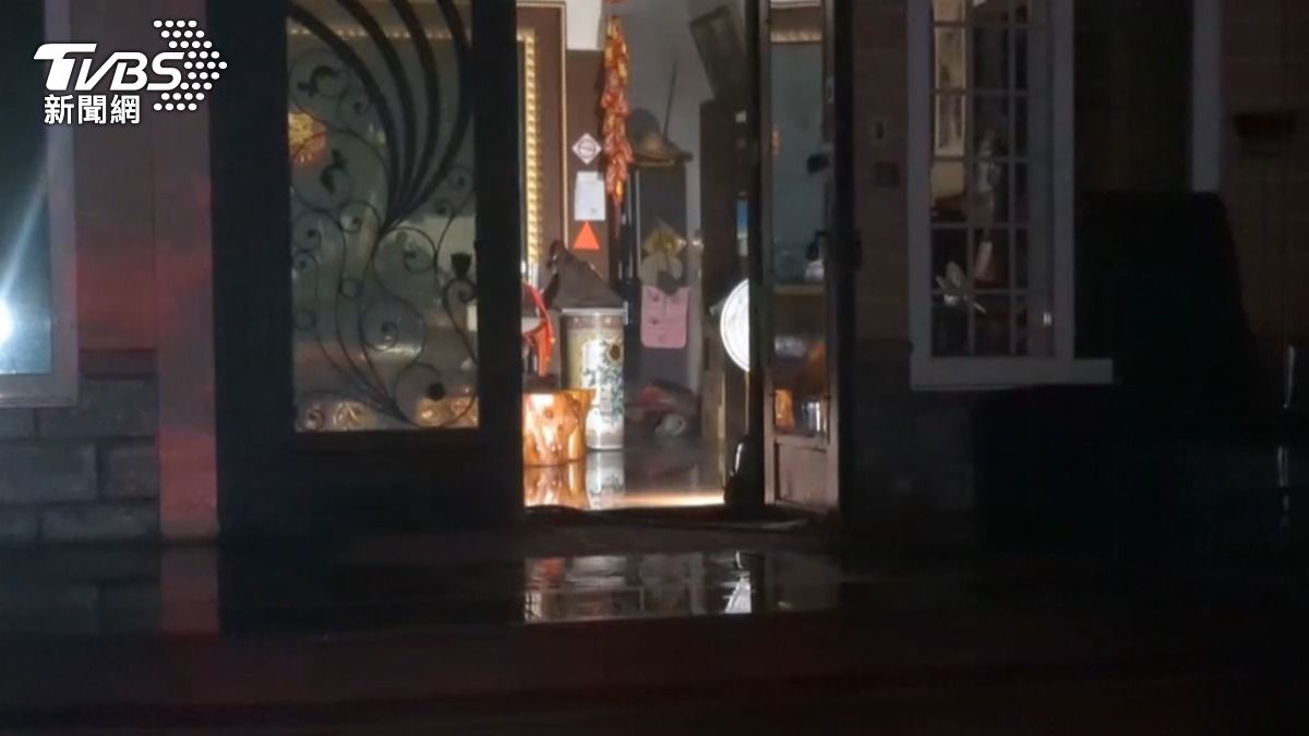 台中大雅透天厝地下室「冷氣機爆炸」竄煙 屋主迷霧中逃命