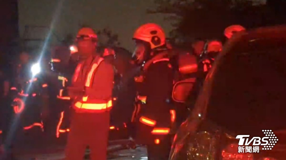 台中市大雅區永和路的一棟三樓透天厝發生火警。(圖/TVBS)