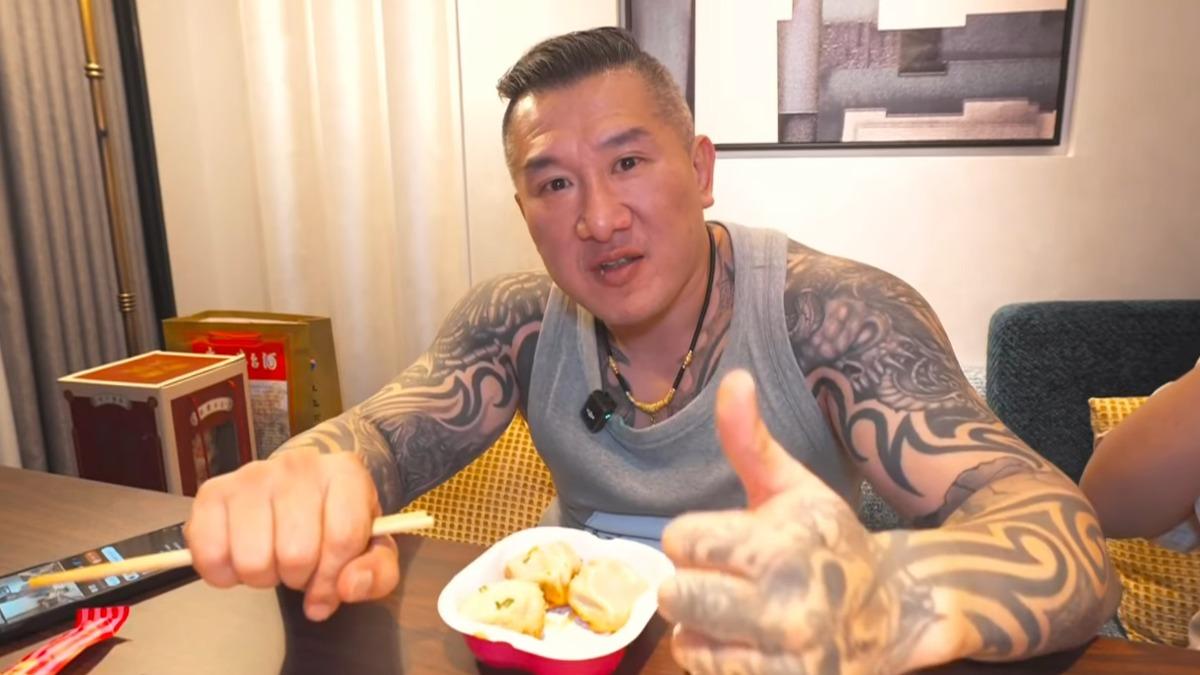 被砲轟「在中國治好髒話病」 館長自招為何變禮貌:要尊重人