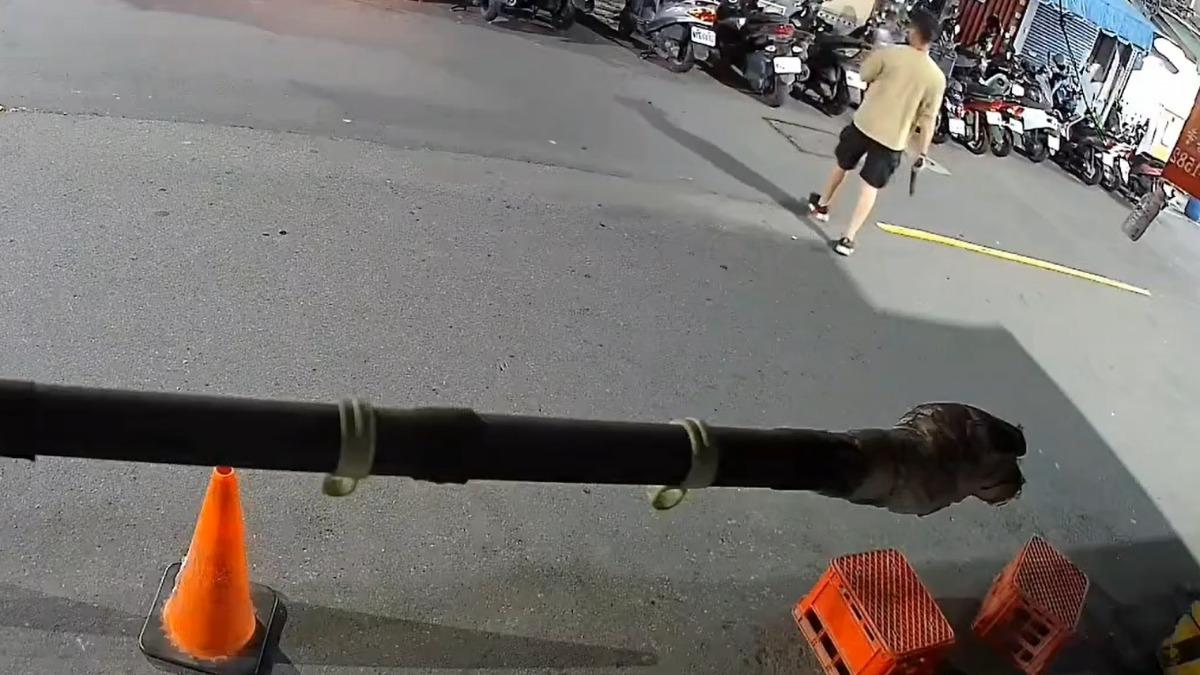 獨家畫面/新北男被當「小王」氣炸當街開槍 猛轟影像曝
