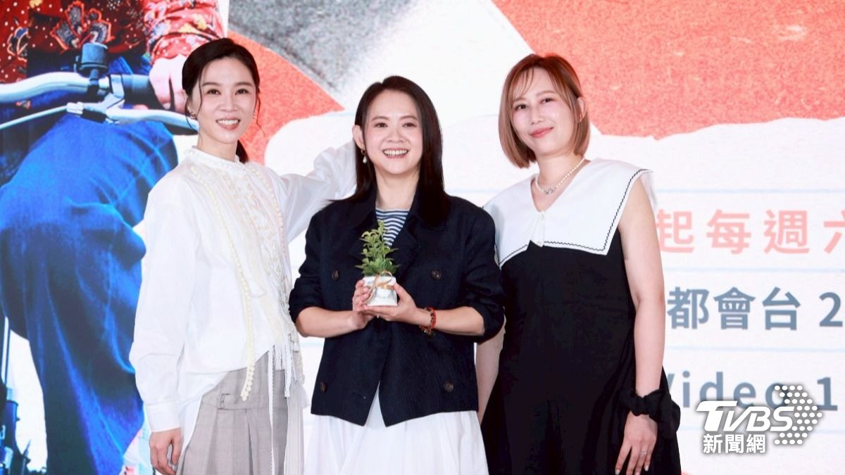 謝盈萱(左起)、曾寶儀、瑪菲司出席《我們回家吧3》首映會。(圖/趙世平攝)