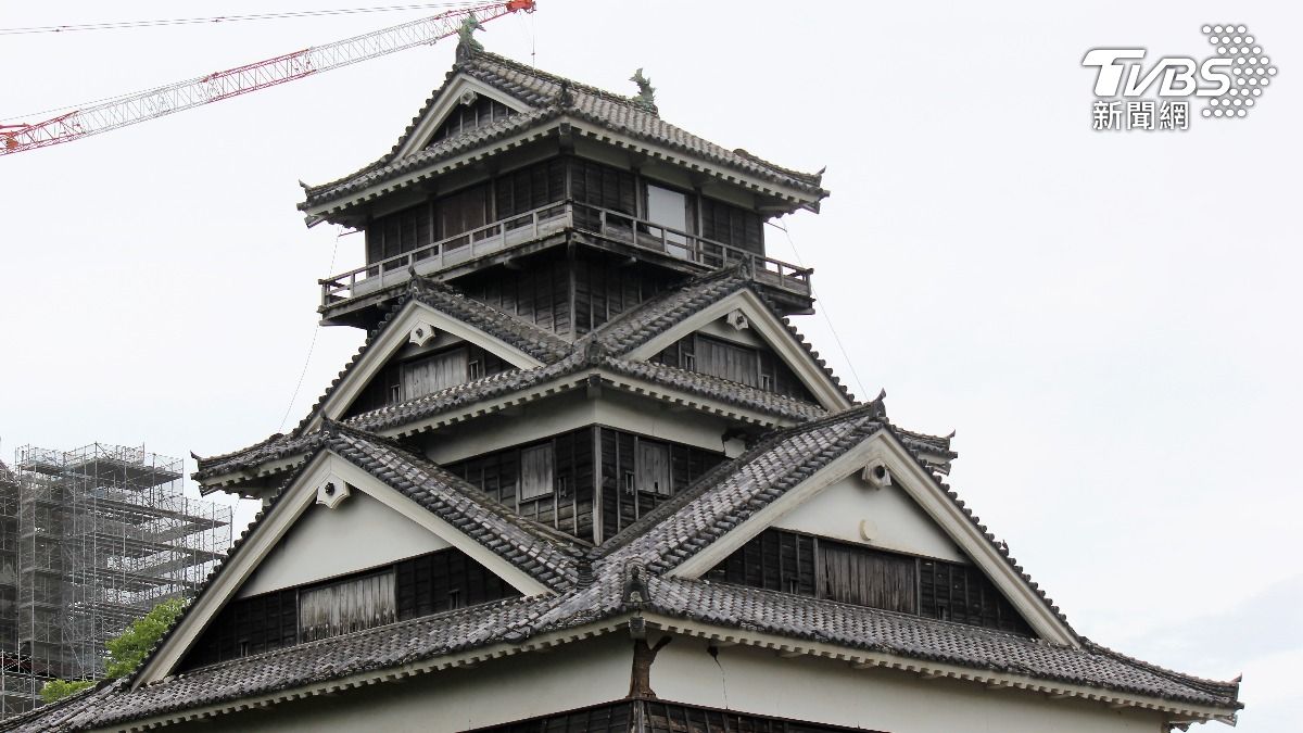 熊本城的宇土櫓是日本國家指定的重要文化財,圖為宇土櫓震後的模樣。(圖/達志影像Shutterstock)