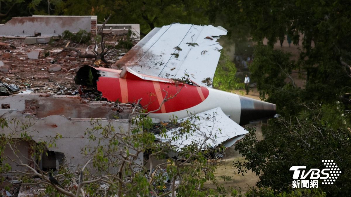 印度航空墜機。（圖／達志影像路透社）