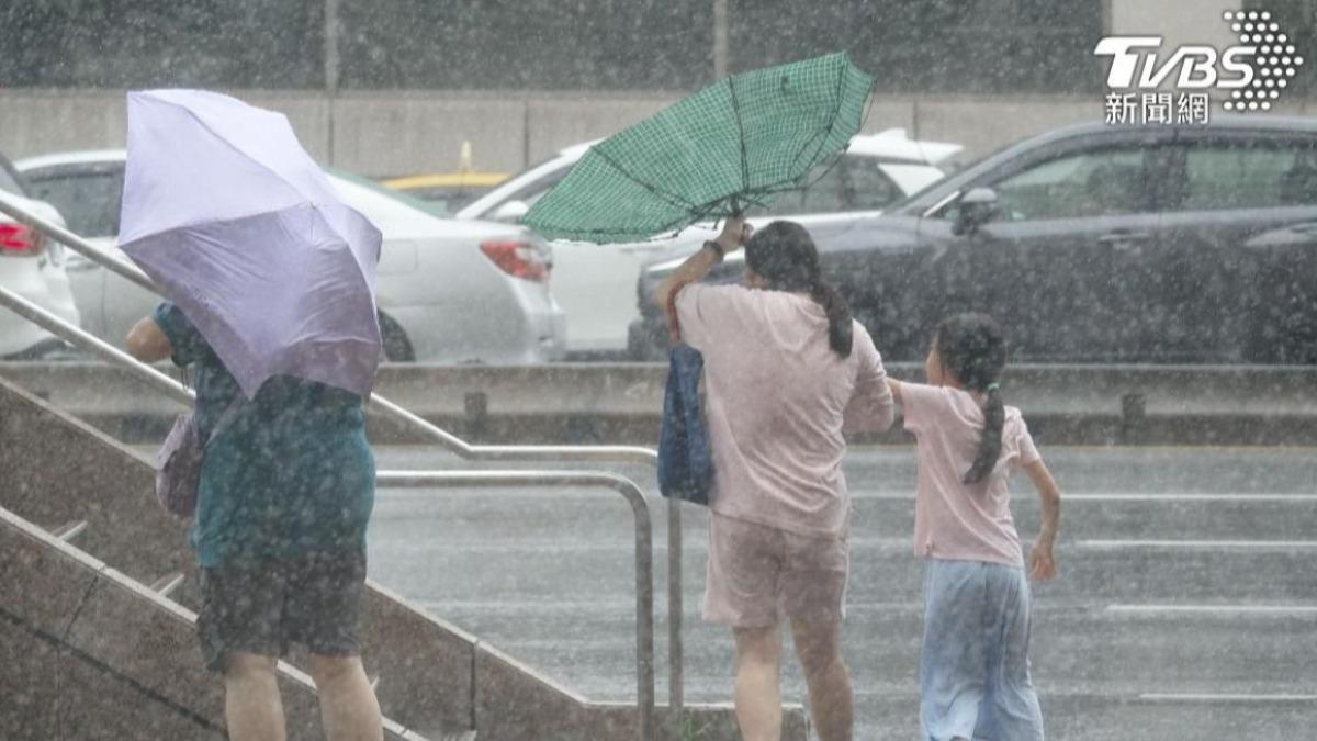 天氣/西南風挾豪雨襲南台灣!高雄台南「未來1小時」雨勢強