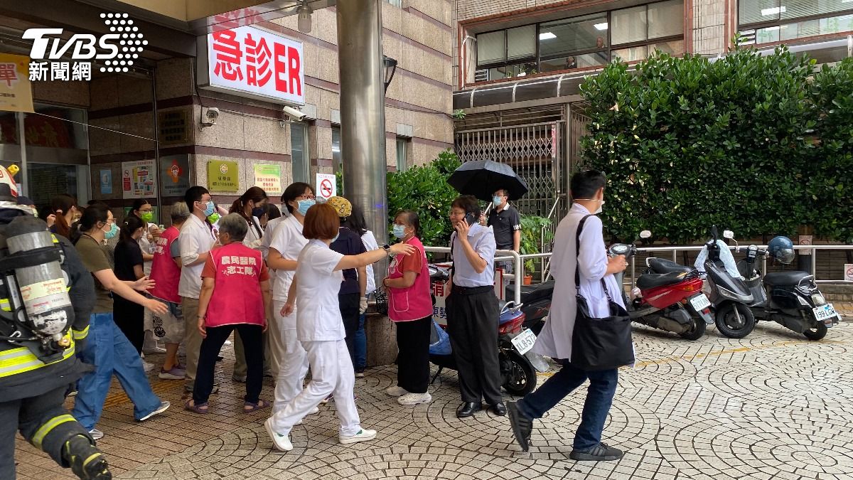 地下室突冒煙!東勢農民醫院機房火警 醫護急逃生