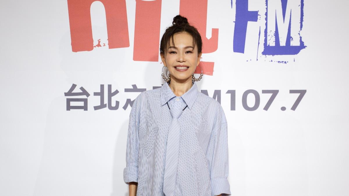 彭佳慧小巨蛋一開場就出狀況!驚吐「想從三樓跳下來」內幕曝光