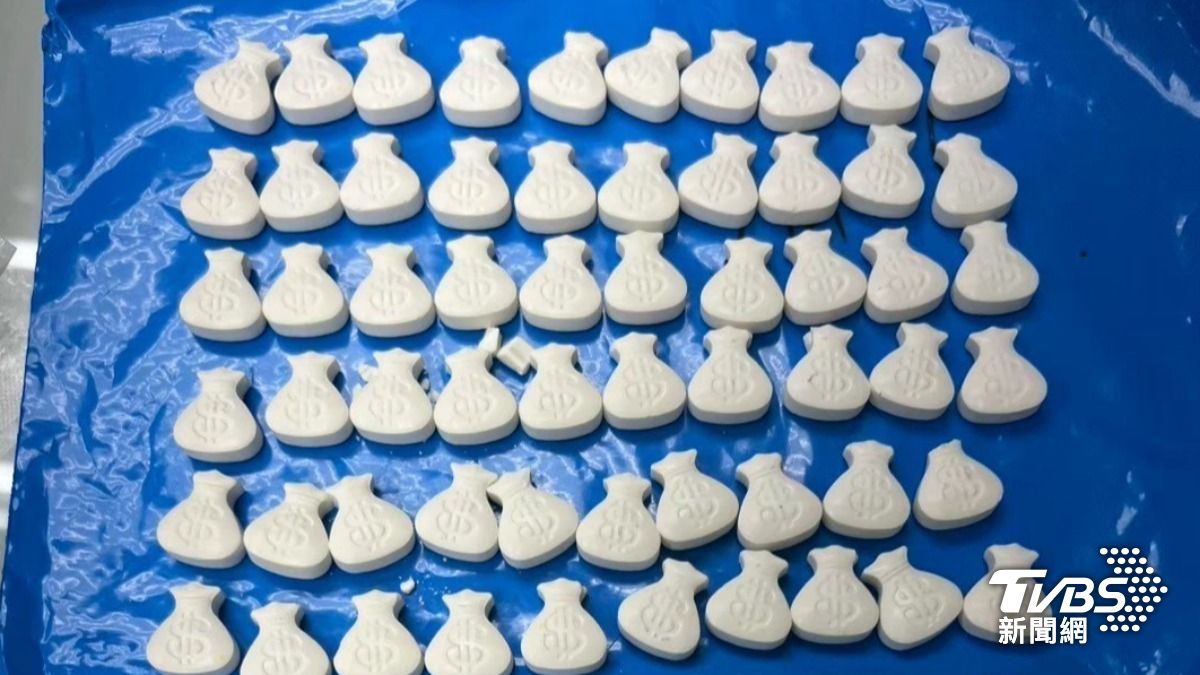 夫妻將2級毒品六氫大麻己酚摻入糖果原料,製成大麻軟糖。(圖/TVBS)