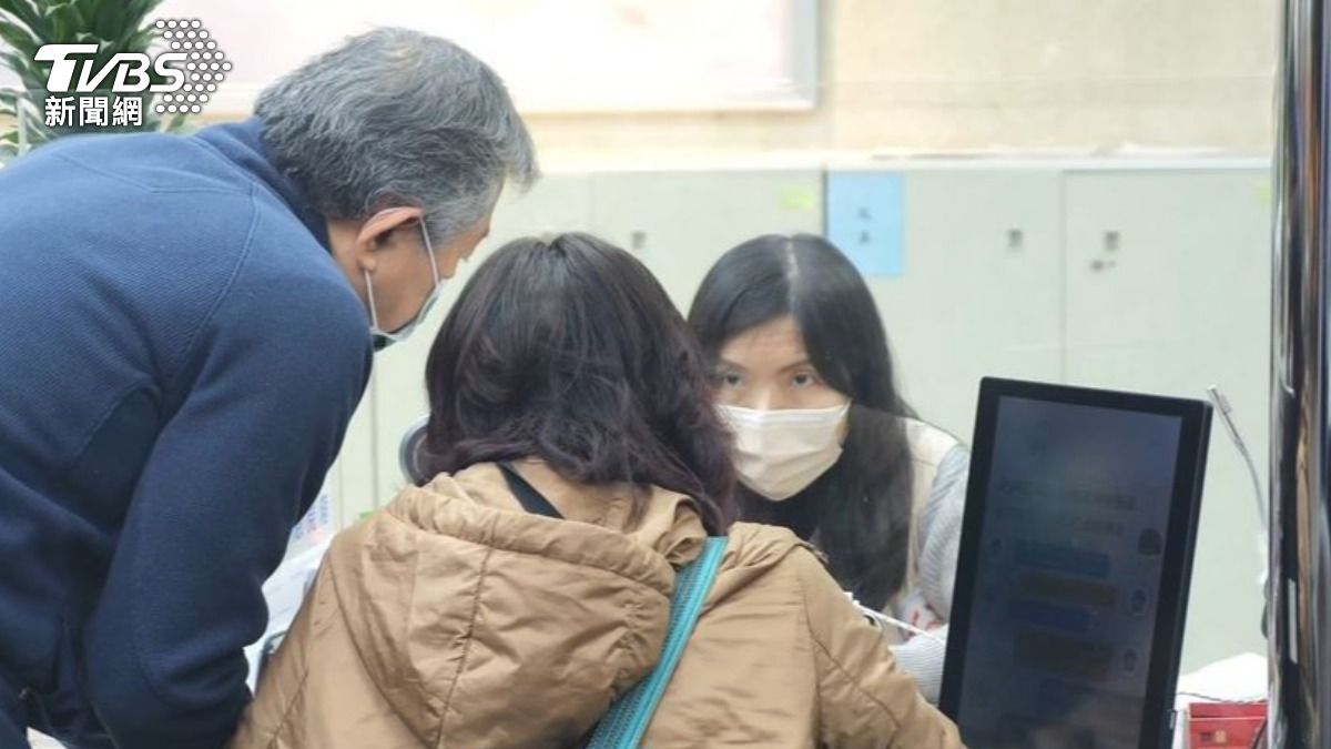 台灣人壽發布的退休生態觀察調查顯示，國人退休信心指數僅55分。（ 圖／TVBS）