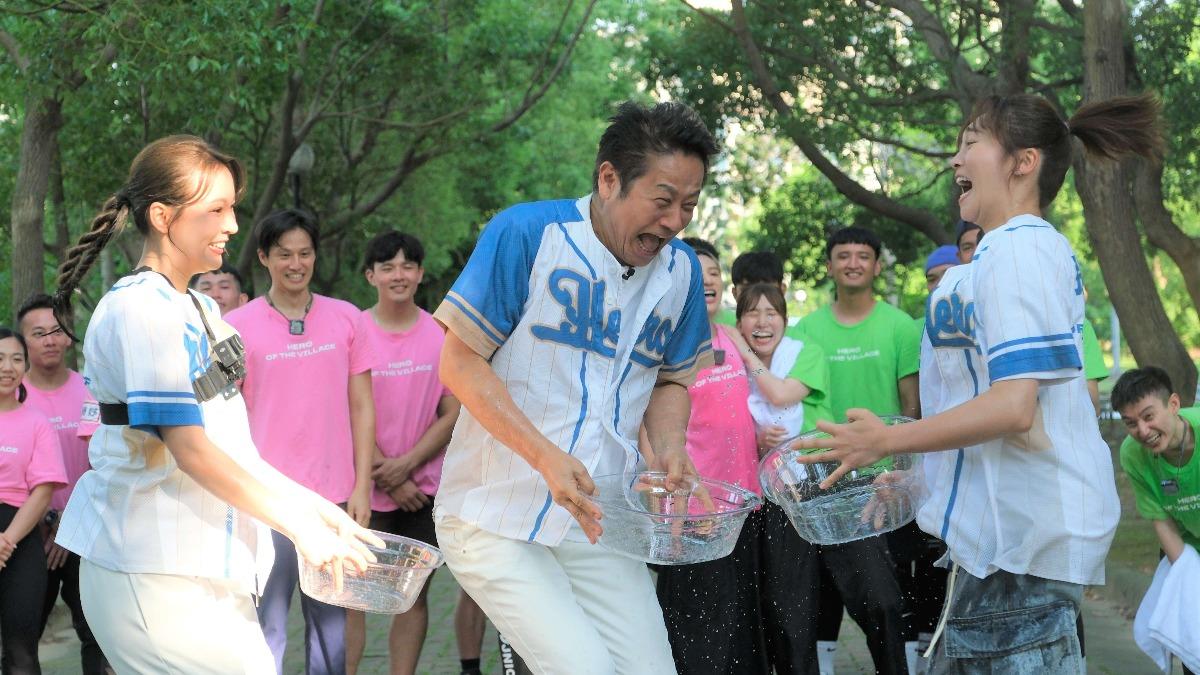 帥兒錄影險遭女星「戳瞎眼」 徐乃麟臉色發青怒喊:不主持了
