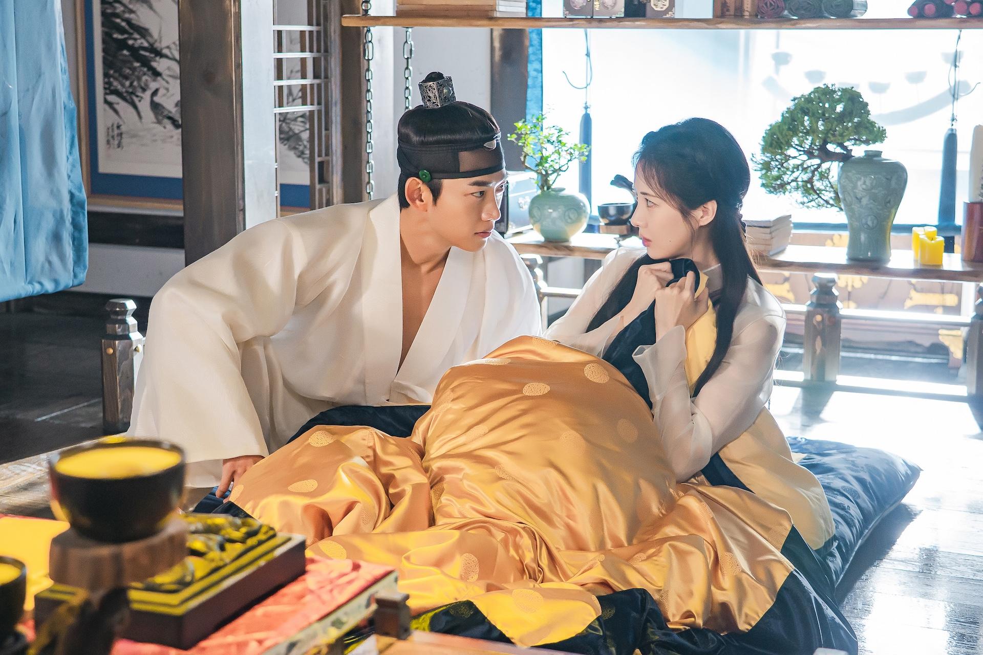玉澤演(左)、徐玄陰錯陽差共度春宵。(圖/friDay影音提供)