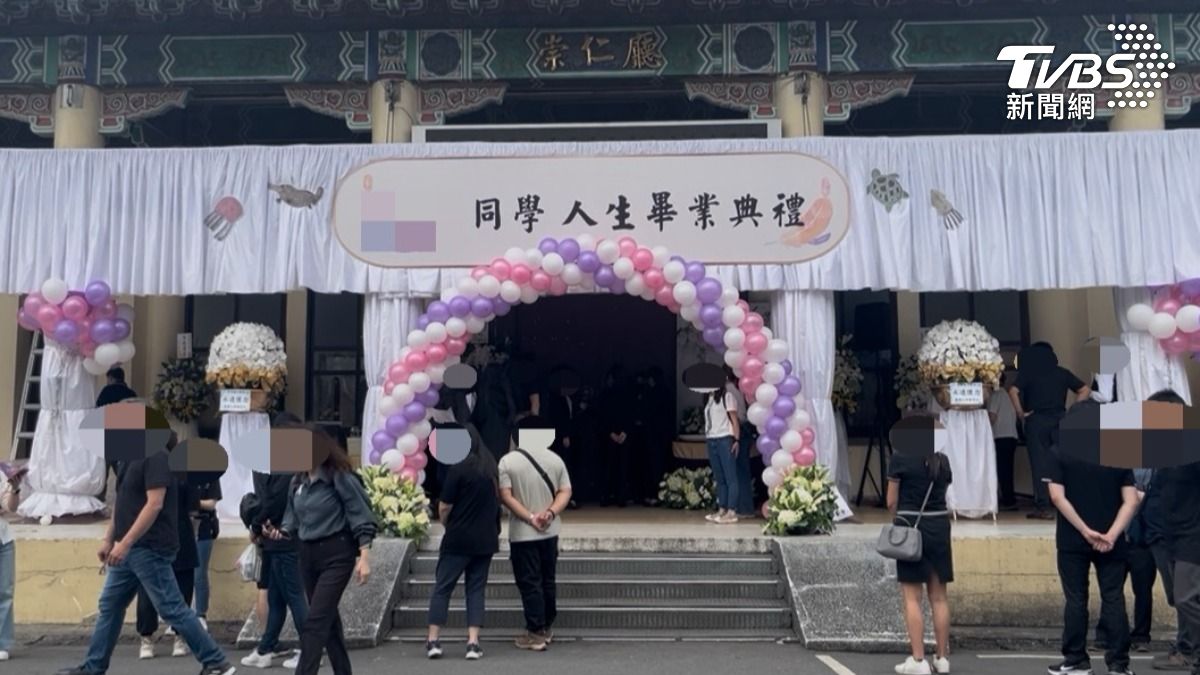 三峽車禍女童今告別式同學悲痛道別　侯友宜致意、家屬手寫信惹鼻酸