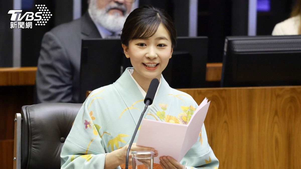 日「最美公主」訪巴西!搭經濟艙打瞌睡被偷拍 日人氣炸
