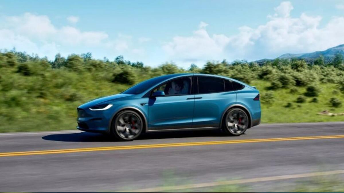 Model X全輪驅動車型能在3.9秒完成0-100km/h加速,極速可達240km/h。(圖/Tesla提供)