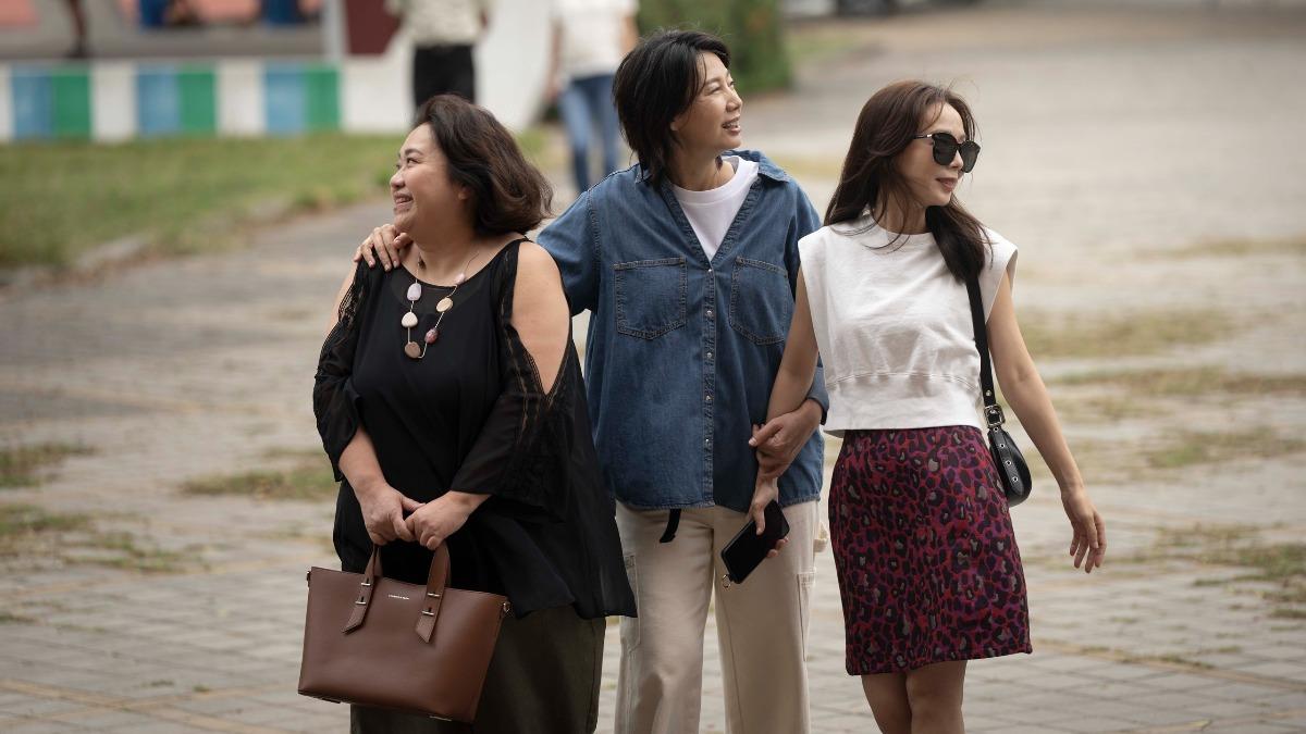 鍾欣凌(左起)、丁寧、孫淑媚對話讓人笑出眼淚。(圖/公視台語台、華視提供)