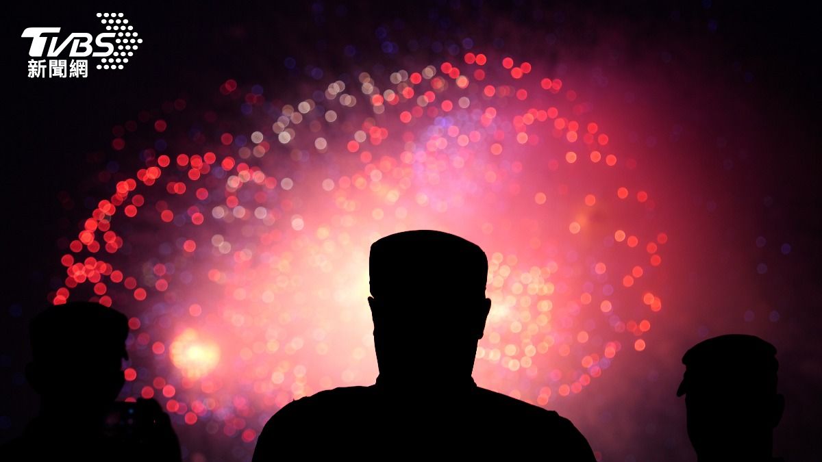典禮最後以俗稱美國第二國歌的「天佑美國」(God Bless America)和數分鐘的煙火秀作結。