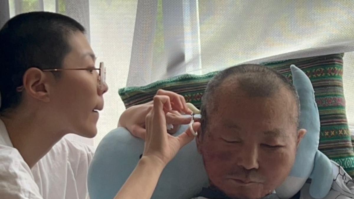 曹雅雯深夜po影片求癌父入夢 爸生前叮嚀「身體顧好」惹鼻酸