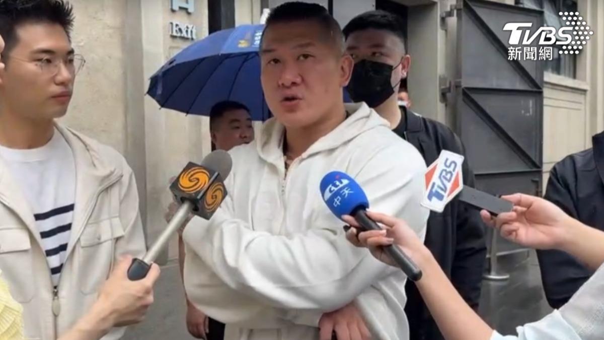 館長呼籲「我們是同胞」、「自己人不打自己人」遭大陸網友狂吐槽。(圖/TVBS資料畫面)
