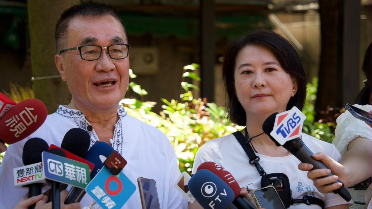 陪王鴻薇掃街遇民眾嗆聲 李四川直球對決:一定反罷免成功
