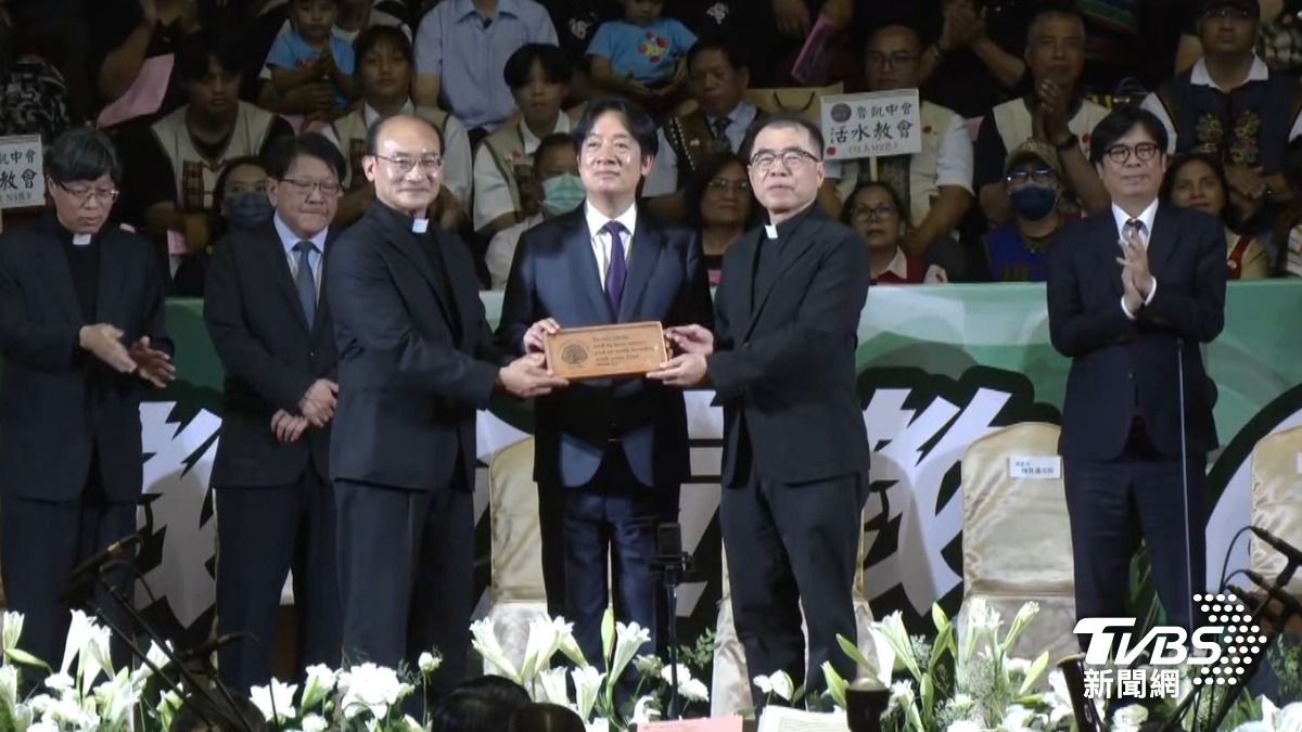 傳出賴清德以「私人行程」繞道高醫探視陳菊。(圖/TVBS)